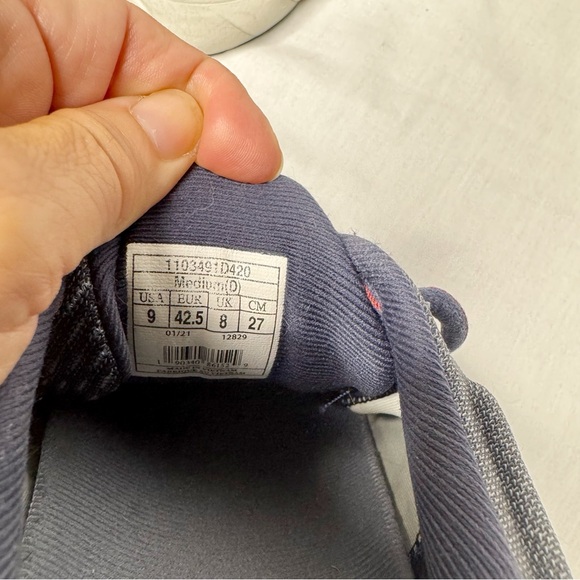 Brooks Adrenaline GTS 21 blue and red running shoes size 9 - Picture 14 of 14